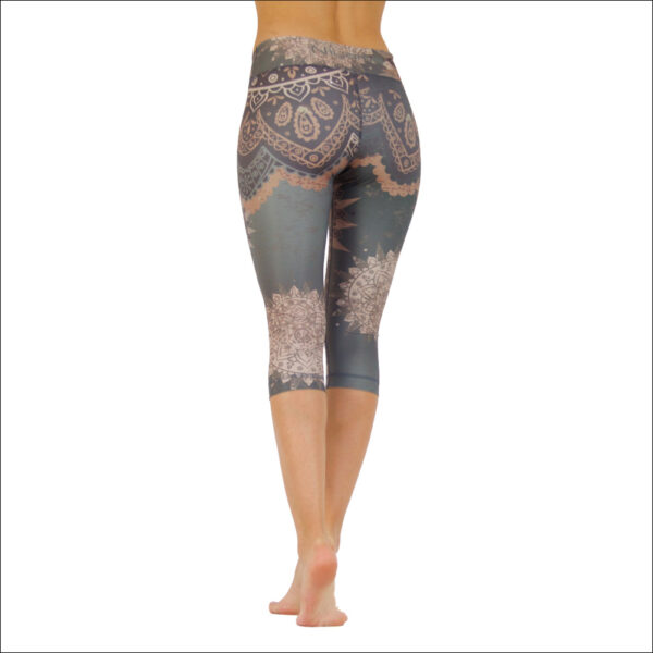 Niyama Yoga Pants Capri Dancing Beauty - Italian fabric, Made in Europe